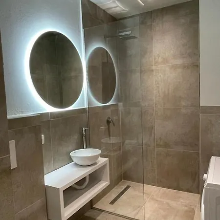 Colorful By The Sea - 1 Min From The Beach Durres Exterior photo