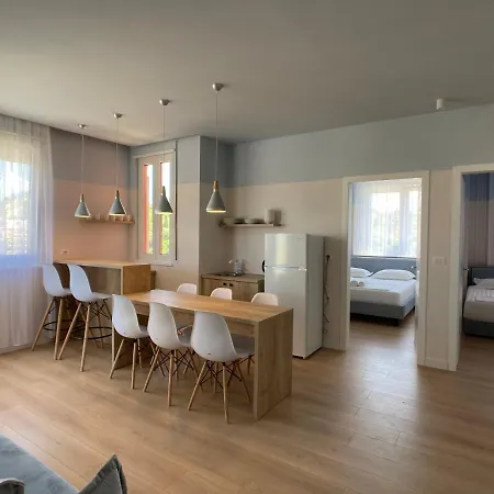 Colorful By The Sea - 1 Min From The Beach Durres Exterior photo