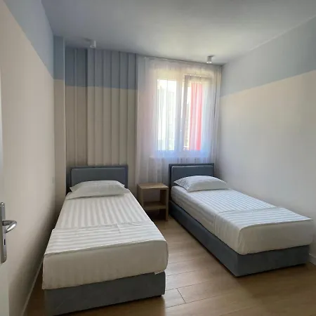 Colorful By The Sea - 1 Min From The Beach Durres Exterior photo