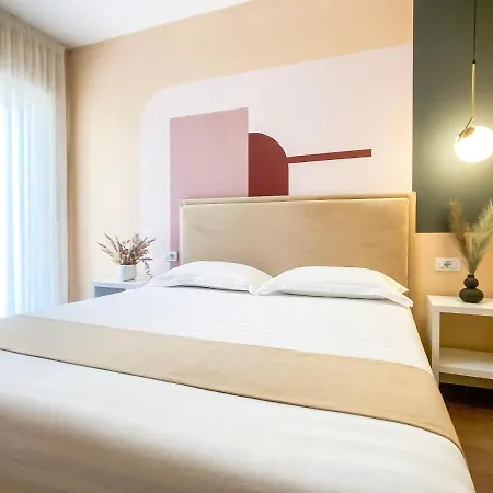 Colorful By The Sea - 1 Min From The Beach Durres Exterior photo