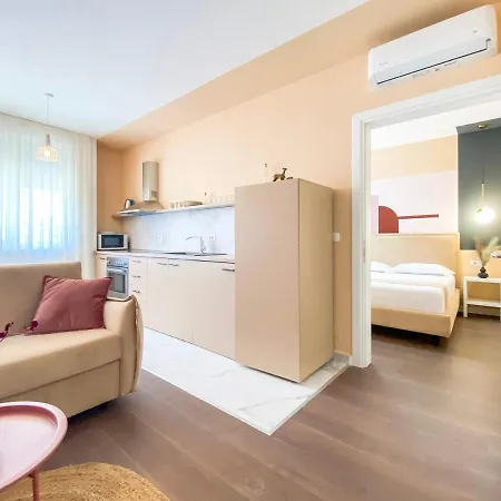 Colorful By The Sea - 1 Min From The Beach Durres Exterior photo