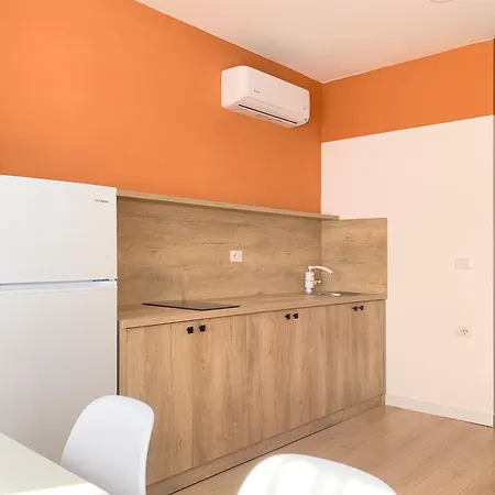 Colorful By The Sea - 1 Min From The Beach Durres Exterior photo