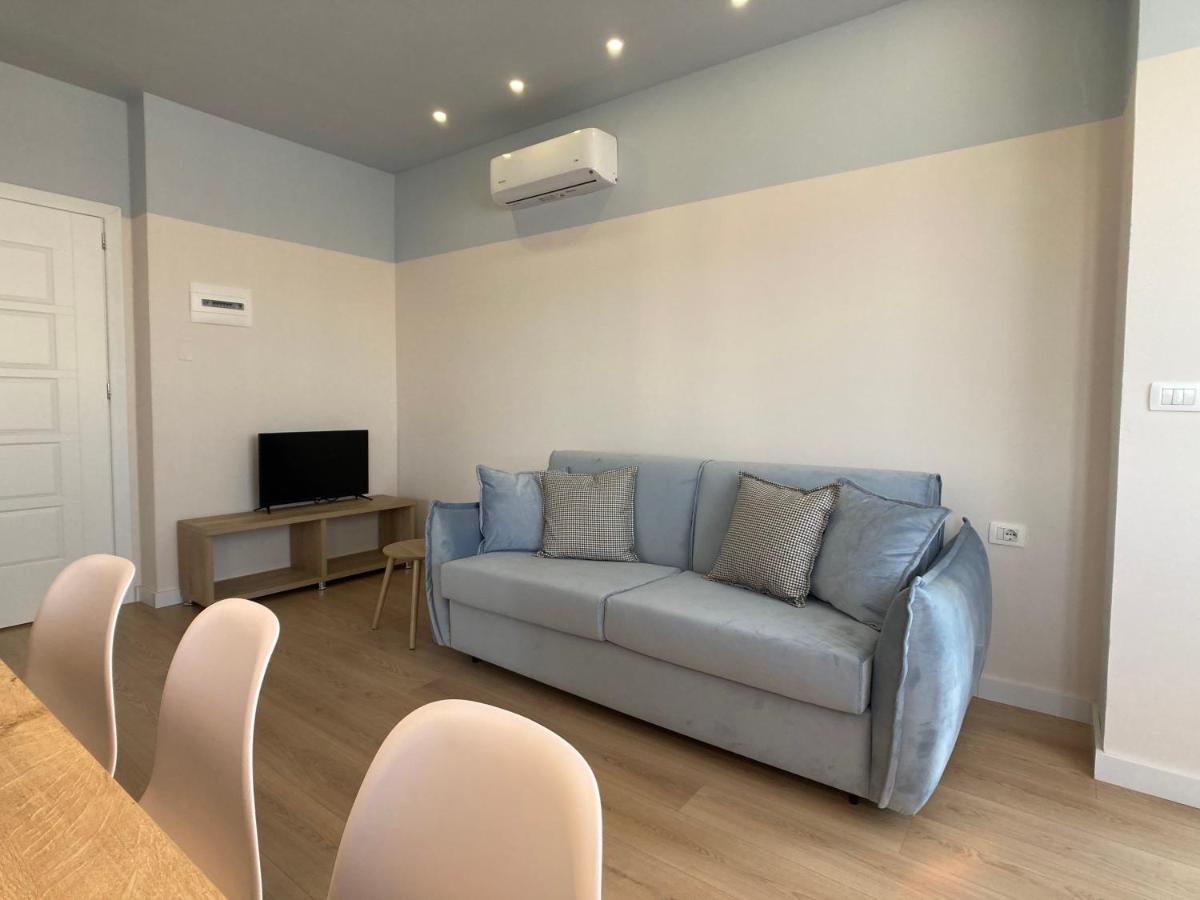 Colorful By The Sea - 1 Min From The Beach Apartment Durres