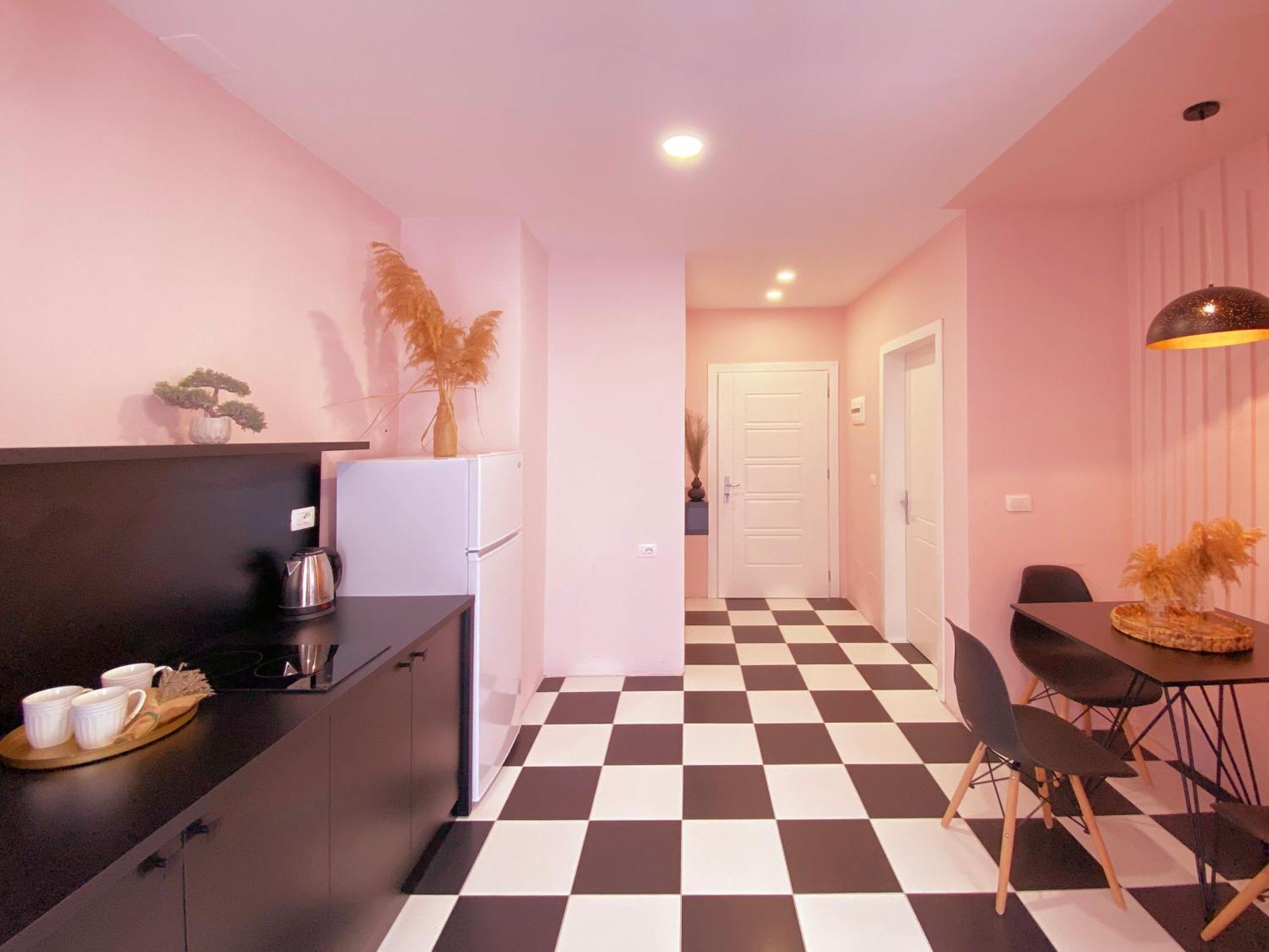 Apartment Colorful By The Sea - 1 Min From The Beach